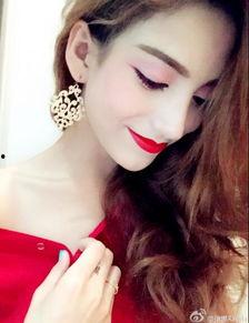 热依娜家庭背景,出身名门，演绎璀璨星途